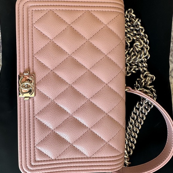 Chanel Boy, 2024 brand new, small light pink grained calfskin leather bag. - Picture 2 of 7